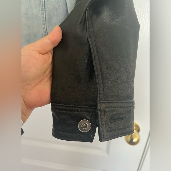 Danier super trendy distressed jean and leather jacket - size XS - preloved - Picture 4 of 5